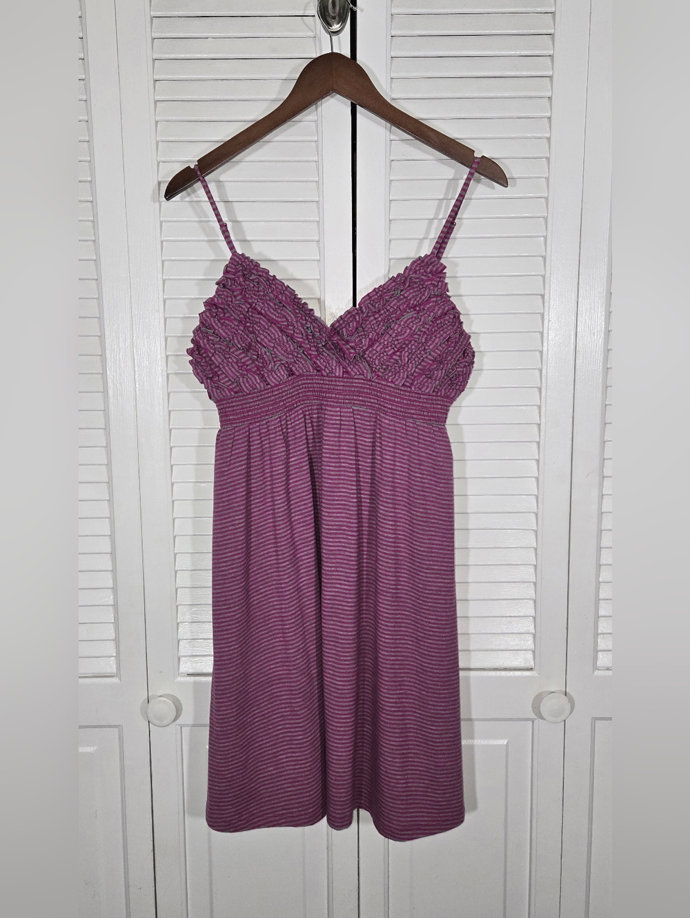 Candies Ruffled Tiered Bodice Striped V Neck Smocked Purple Gray Sundress Sz L